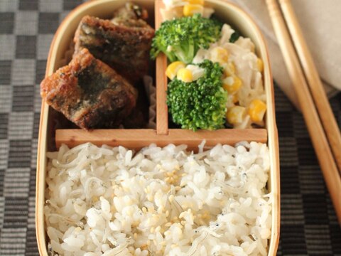 ［投稿レシピコラボ弁当］ごまじゃこサンドのり弁